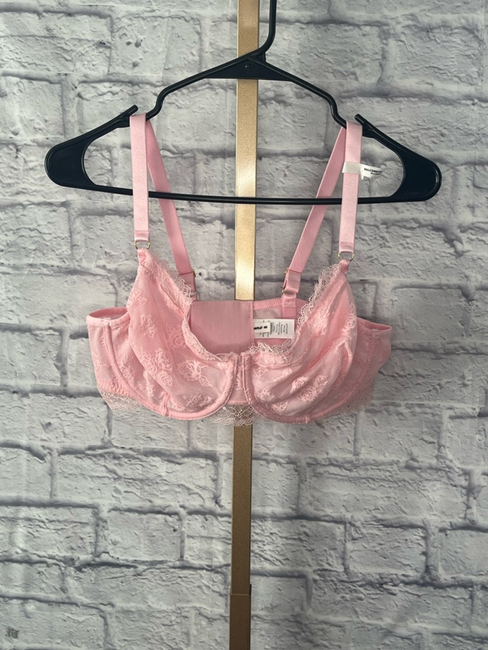 Aerie 40D NWT pink lace bra with wire adjustable straps